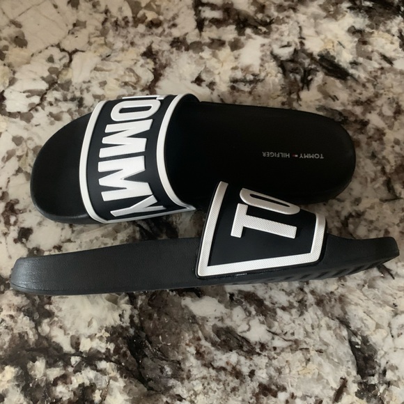 Tommy Hilfiger Black & White Slides - Picture 9 of 10